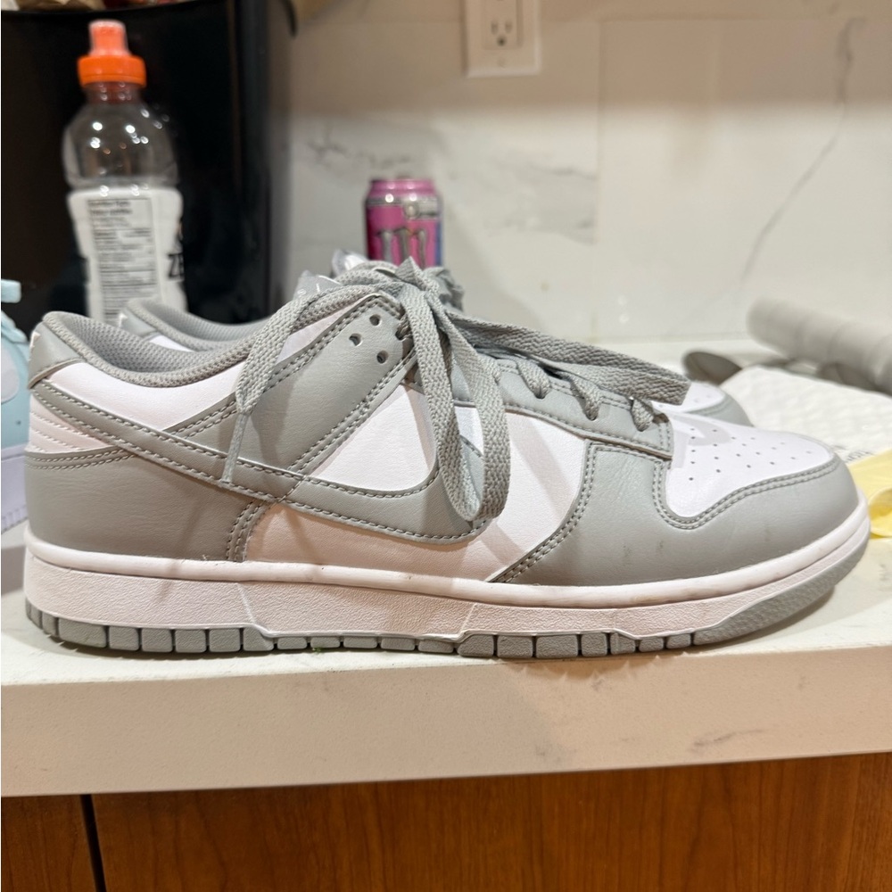 Nike Gray and White Low-Top Sneakers - Picture 1 of 4
